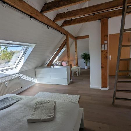Helles Dachgeschoss-Appartement เครเฟลด์ ภายนอก รูปภาพ