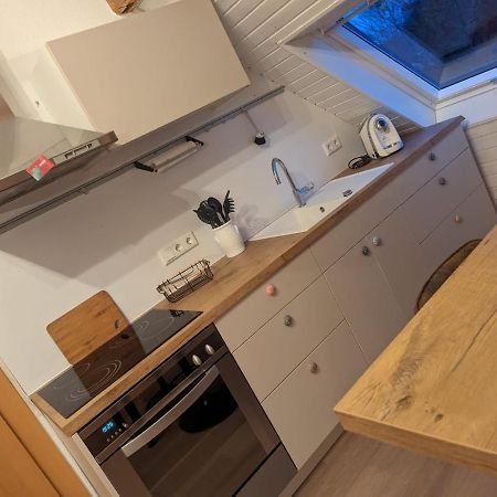 Helles Dachgeschoss-Appartement เครเฟลด์ ภายนอก รูปภาพ