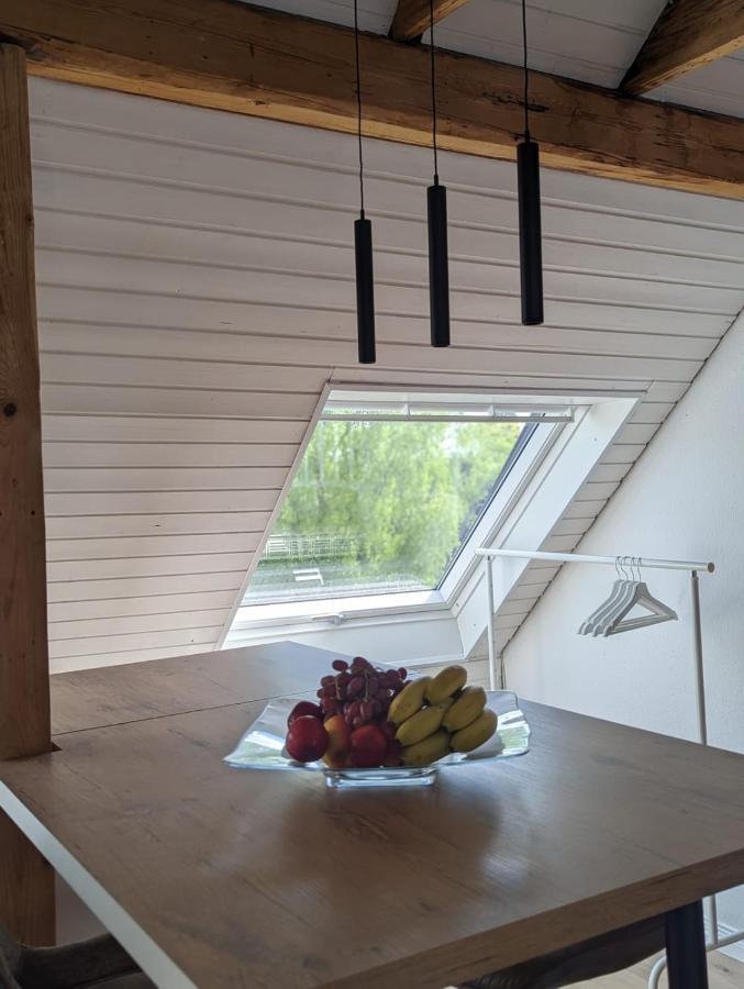 Helles Dachgeschoss-Appartement เครเฟลด์ ภายนอก รูปภาพ