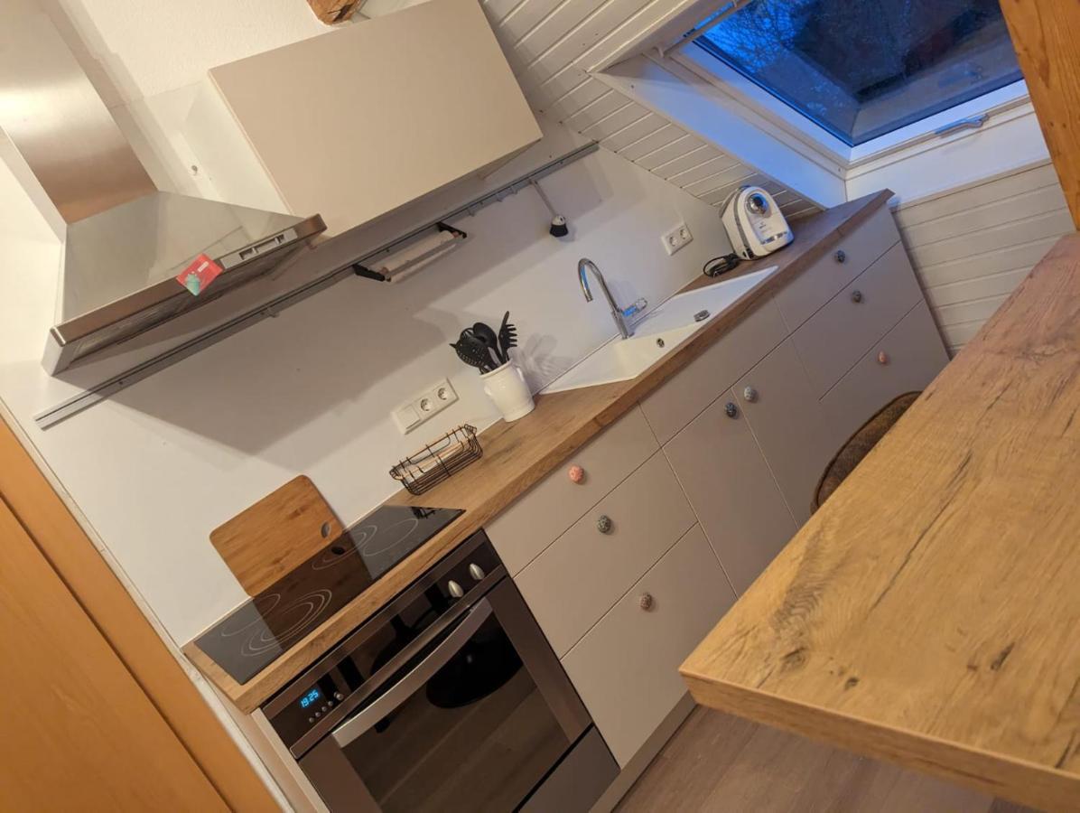 Helles Dachgeschoss-Appartement เครเฟลด์ ภายนอก รูปภาพ