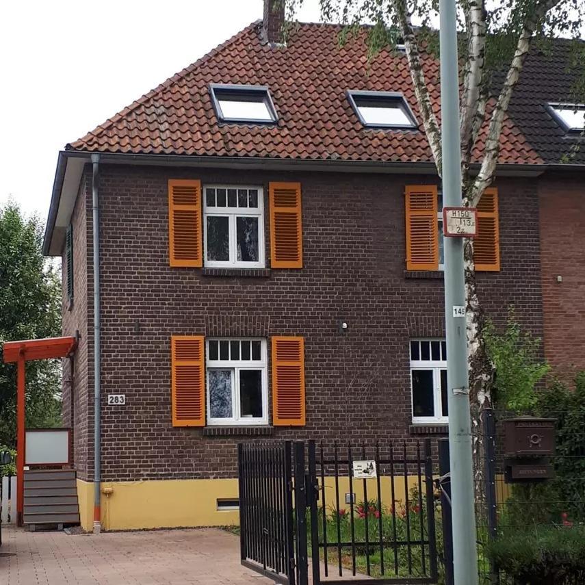 Helles Dachgeschoss-Appartement เครเฟลด์ ห้อง รูปภาพ